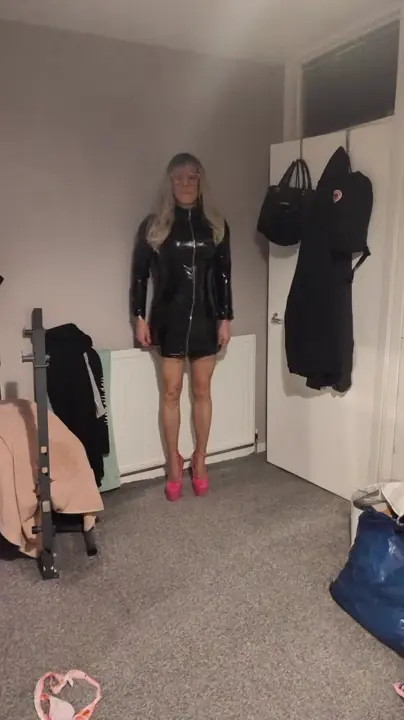 Watch Crossdresser in PVC Shemale Porn Videos | TranSexBig.