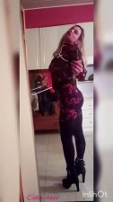 Belle petite salope trans shemale pute a bite travesti francaise celia cross